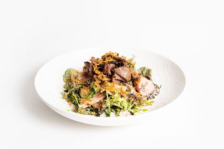 Салат с запечённым ростбифом и бейби картофелем