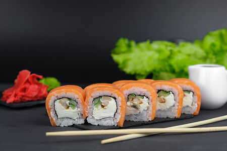 Ролл Филадельфия с угрем