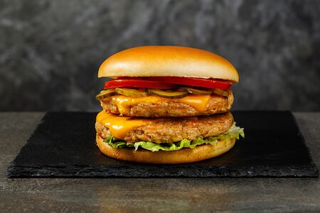 Бургер с курицей XXL 