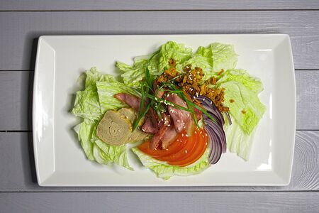 Салат с беконом