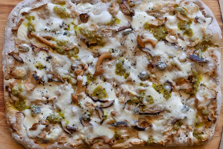 Пицца грибная