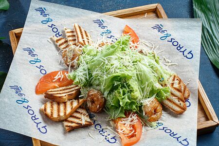 Салат Цезарь с креветками