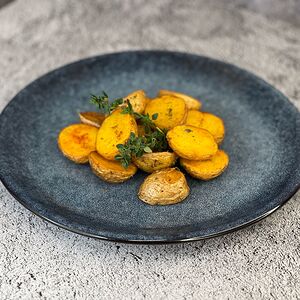 Мини-картофель с ароматными травами