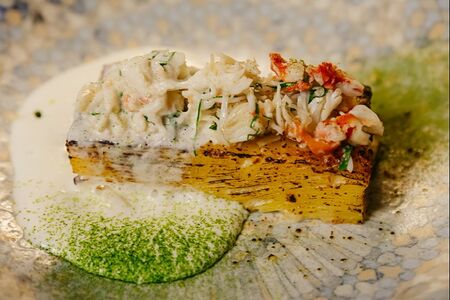 Гратен с крабом и муссом пармезан