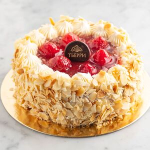 Торт Миндально-клубничный большой