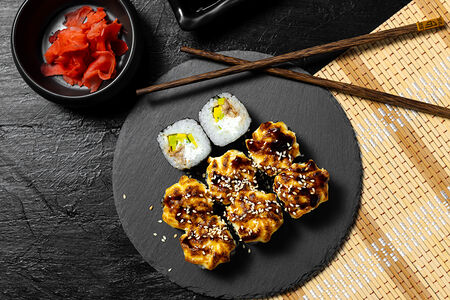 Ролл Запеченный с угрем в ассортименте