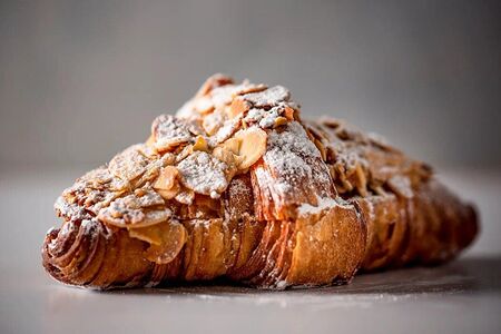 Миндальный круассан