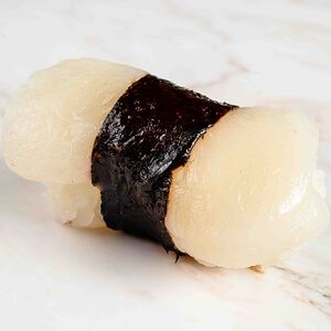 Суши с морским гребешком