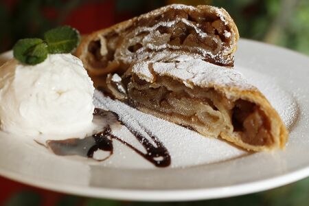 Штрудель Вишнёвый