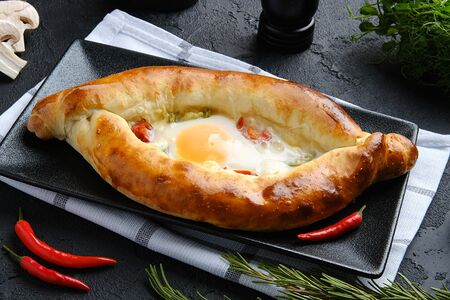 Острый хачапури по-аджарски