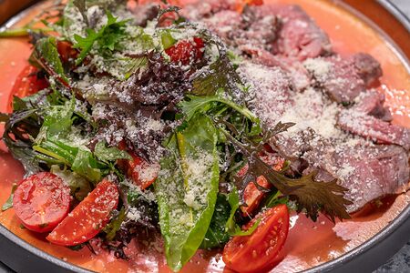 Салат с телятиной