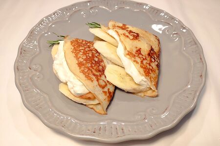 Блин с бананами и сливочным сыром