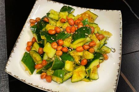 Салат из битых огурцов 03