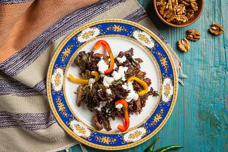 Теплый салат из телятины