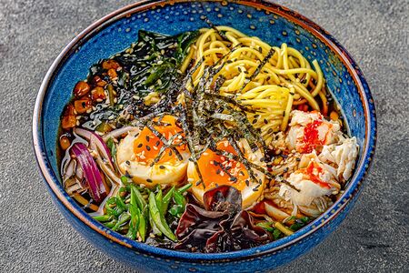 Рамен с крабом