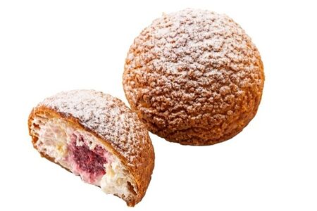 Шу со сметаной и малиной