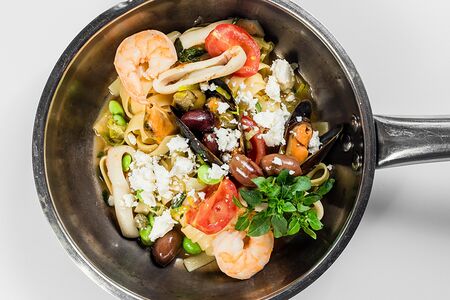 Средиземноморская паста с морепродуктами