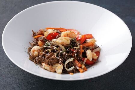 Wok с креветкой