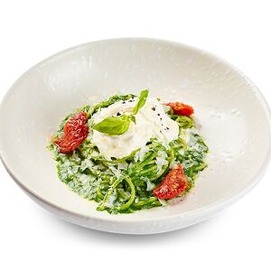 Лингвини со шпинатом и страчателлой