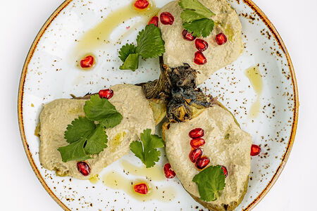 Печеный баклажан в нежном соусе