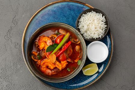 Том Ям Кунг