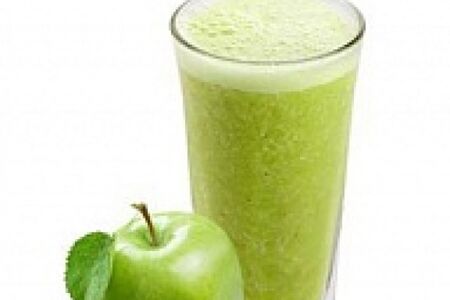 Свежевыжатый яблочный сок