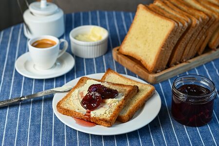 Хлеб тостовый Бриошь в упаковке нарезанный ( 10 кусочков)