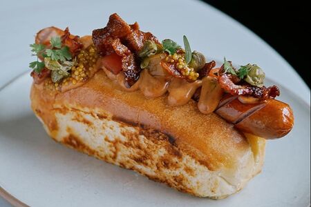 Хот-дог с беконом