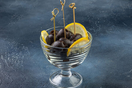 Оливки и маслины