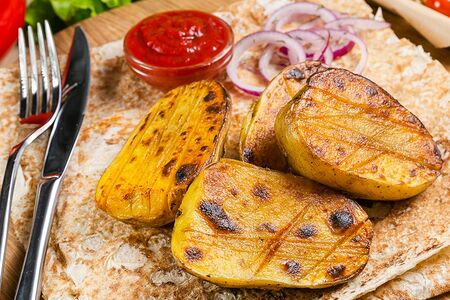 Картофель на мангале