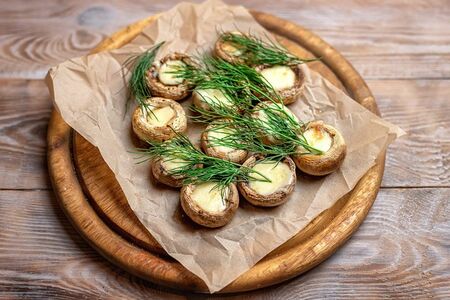 Шампиньоны с сулугуни