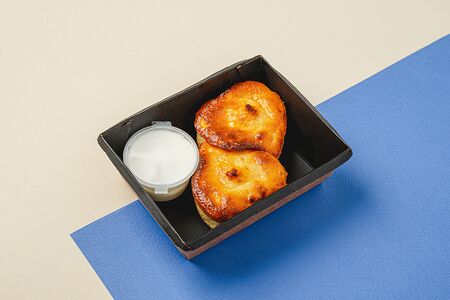 Сырники со сметаной