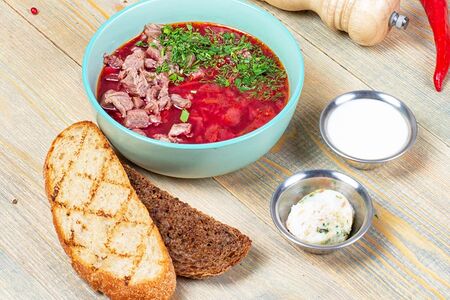 Борщ с салом