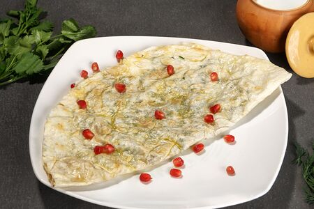 Кутабы с зеленью и сыром