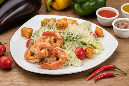 Цезарь с тигровыми креветками