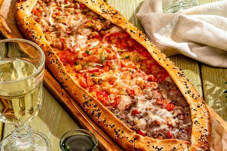 Большая лодочка с тремя видами начинок