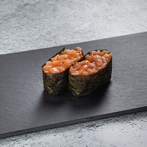 Спайси-суши с лососем