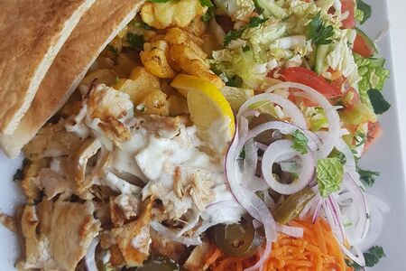 Шаверма на тарелке