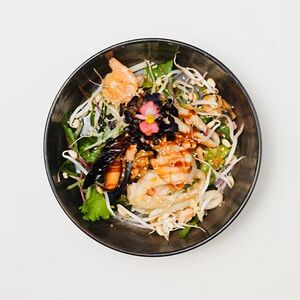 Салат Том ям с морепродуктами