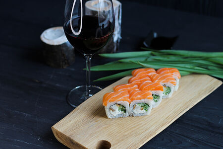 Ролл Филадельфия с угрем