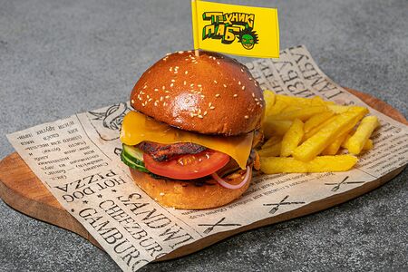 Бургер с курицей и соусом релиш