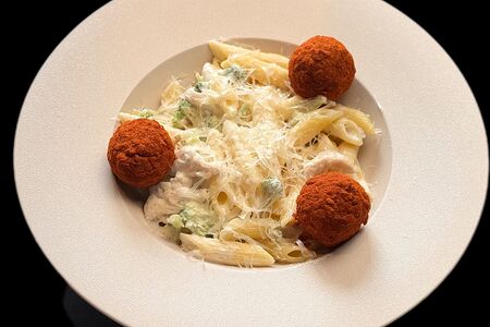 Паста с брокколи и сырными шариками