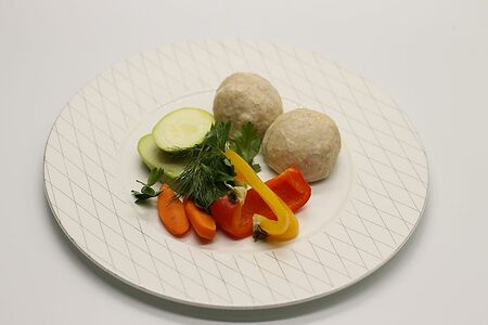 Котлеты из кролика с овощами на пару