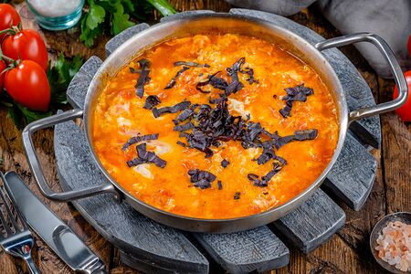 Яичница с помидорами