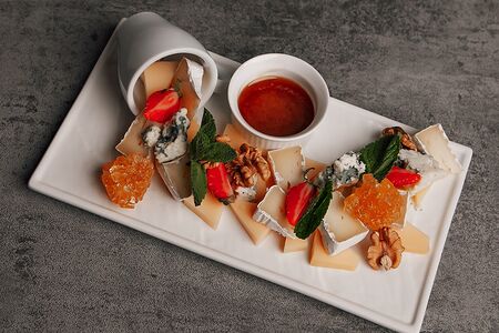 Сырная тарелка