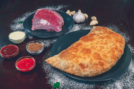 Чебурек со свининой и говядиной