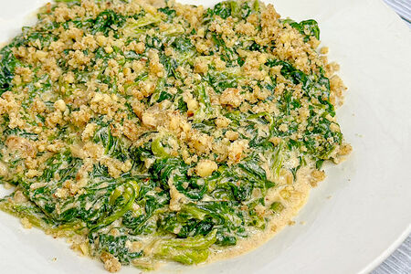 Шпинат с орехами