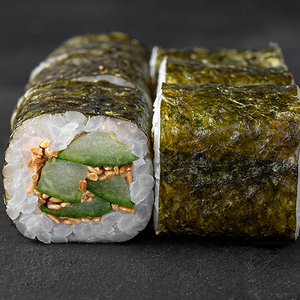 Мини-ролл с огурцом