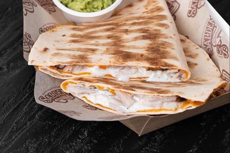 Кесадилья с копченой свининой