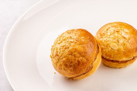 Булочка светлая